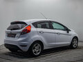 2016 Ford Fiesta Mk6 Рестайлинг, белый - вид 4
