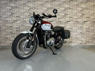 2020 Triumph Bonneville T120, белый, 976000 рублей, вид 2