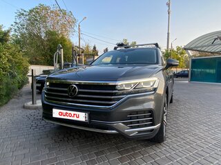 2020 Volkswagen Touareg III, серый, 5100000 рублей, вид 4