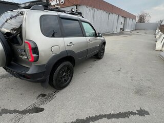 2011 Chevrolet Niva I Рестайлинг, серый, 620000 рублей, вид 4