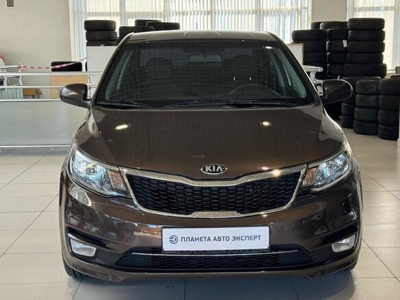 2015 Kia Rio III Рестайлинг, коричневый, 1165000 рублей - вид 1
