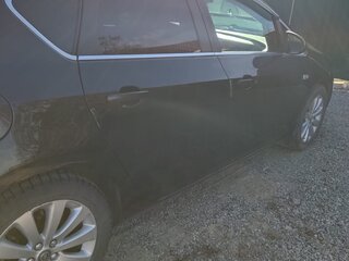 2011 Opel Astra J, чёрный, 550000 рублей, вид 4