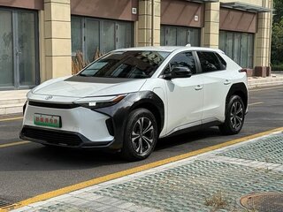 2022 Toyota bZ4X I, белый, 3800224 рублей, вид 1