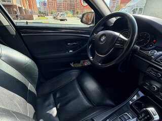 2013 BMW 5 серии 530d xDrive VI (F10/F11/F07), белый, 1800000 рублей, вид 4