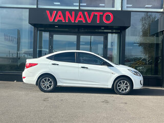 2013 Hyundai Solaris I, белый, 795000 рублей, вид 5