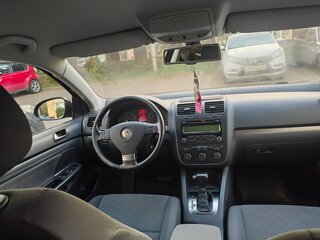 2009 Volkswagen Jetta V, чёрный, 750000 рублей, вид 5