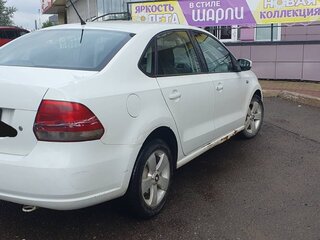 2014 Volkswagen Polo V, белый, 720000 рублей, вид 3