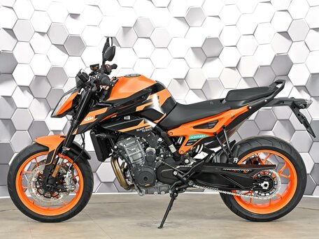 2023 KTM 890 Duke, оранжевый, 899000 рублей, вид 4