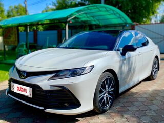 2021 Toyota Camry VIII (XV70) Рестайлинг, белый, 3350000 рублей, вид 1