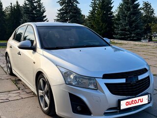 2013 Chevrolet Cruze I Рестайлинг, серебристый, 670000 рублей, вид 1