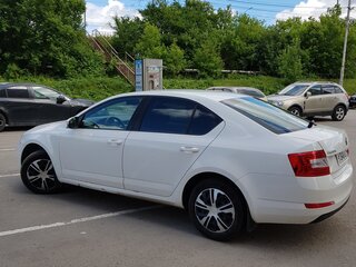 2014 Skoda Octavia III (A7), белый, 1060000 рублей, вид 3