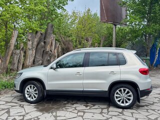 2012 Volkswagen Tiguan I Рестайлинг, серебристый, 1400000 рублей, вид 3