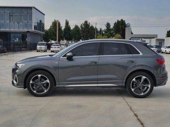 2023 Audi Q3 35 TFSI II (F3), серый - вид 3