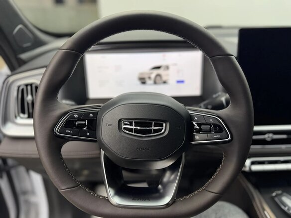 2026 Geely Monjaro I Рестайлинг 2 (China Market), белый - вид 17