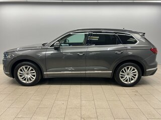 2021 Volkswagen Touareg III, серый, 5270000 рублей, вид 2