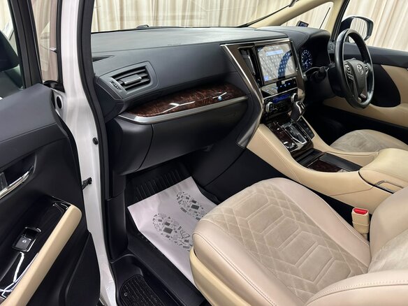 2018 Toyota Alphard III Рестайлинг, белый, 4299900 рублей - вид 12