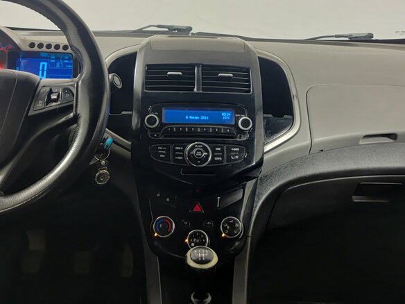 2013 Chevrolet Aveo II, чёрный, 455000 рублей - вид 14