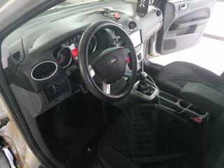 2008 Ford Focus II Рестайлинг, серебристый, 500000 рублей, вид 4