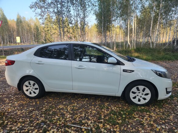 2014 Kia Rio III, белый, 725000 рублей - вид 3