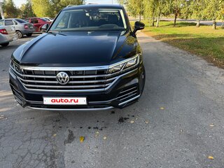 2018 Volkswagen Touareg III, чёрный, 4450000 рублей, вид 2