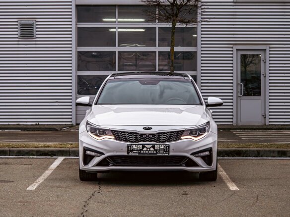 2019 Kia Optima IV Рестайлинг, белый, 1705000 рублей - вид 1