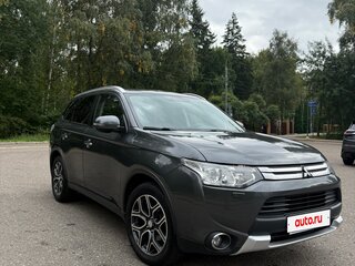 2014 Mitsubishi Outlander III Рестайлинг, серебристый, 1650000 рублей, вид 1