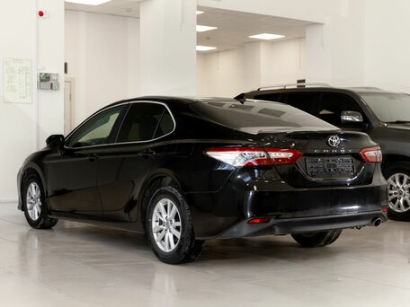 2019 Toyota Camry VIII (XV70), чёрный, 2700000 рублей, вид 4
