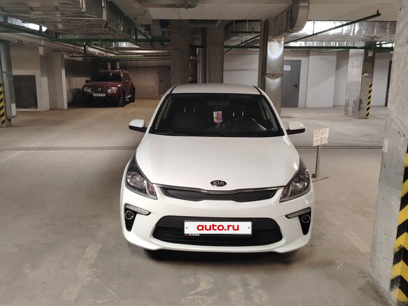 2018 Kia Rio IV, белый, 1300000 рублей