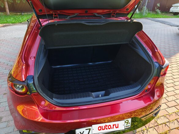 2019 Mazda 3 IV (BP), красный, 1800000 рублей - вид 10