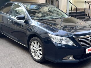 2013 Toyota Camry VII (XV50), серый, 1400000 рублей, вид 1