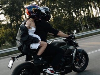 2022 Ducati Streetfighter V2, зелёный, 1550000 рублей, вид 1
