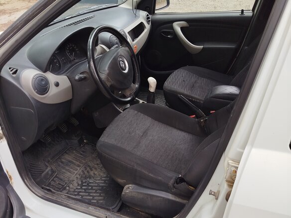 2012 Renault Logan I Рестайлинг, белый, 210000 рублей - вид 4