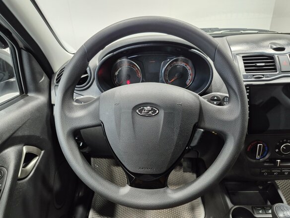 2023 Lada (ВАЗ) Granta Cross I Рестайлинг, белый, 900000 рублей - вид 11