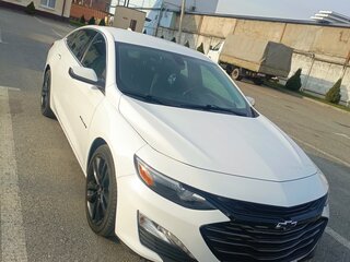 2022 Chevrolet Malibu IX Рестайлинг, белый, 1500000 рублей, вид 1