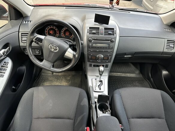 2011 Toyota Corolla X (E140, E150) Рестайлинг, пурпурный, 1300000 рублей - вид 10