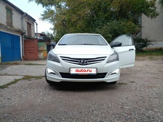 2015 Hyundai Solaris I Рестайлинг, белый, 1050000 рублей, вид 2