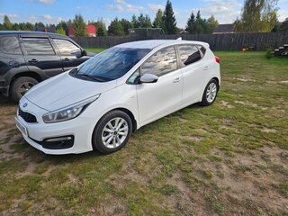 2017 Kia Ceed II Рестайлинг, белый, 1600000 рублей, вид 2
