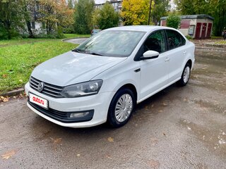 2018 Volkswagen Polo V Рестайлинг, белый, 1090000 рублей, вид 1