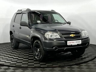 2017 Chevrolet Niva I Рестайлинг, зелёный, 670000 рублей, вид 4