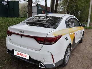 2022 Kia Rio IV Рестайлинг, белый, 1700000 рублей, вид 5