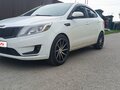 2013 Kia Rio 4-speed III, белый, 900000 рублей - вид 7