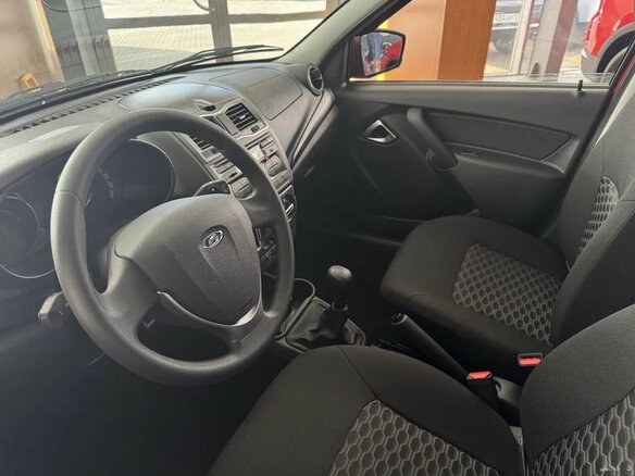 2025 Lada (ВАЗ) Granta I Рестайлинг, красный, 1067000 рублей - вид 4