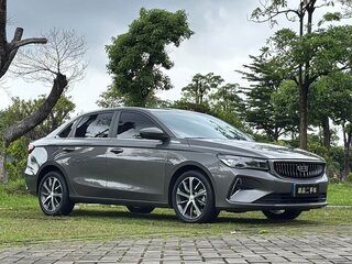 2023 Geely Emgrand II, серый, 1100000 рублей, вид 3