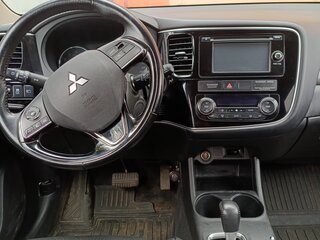 2016 Mitsubishi Outlander III Рестайлинг 2, белый, 1350000 рублей, вид 5