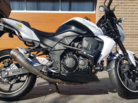2010 Kawasaki Z 750, белый, 999999 рублей, вид 1