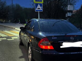 2002 Mercedes-Benz E-Класс 240 III (W211, S211), чёрный, 700000 рублей, вид 5