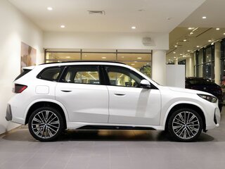 2026 BMW X1 Long 25Li xDrive III (U11/U12), белый, 5890000 рублей, вид 4