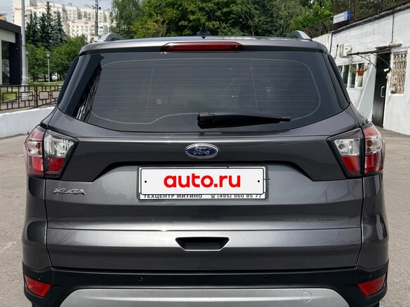 2017 Ford Kuga II Рестайлинг, серый, 1480000 рублей - вид 3