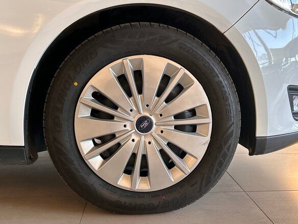 2017 Ford Focus III Рестайлинг, белый, 1249000 рублей - вид 26