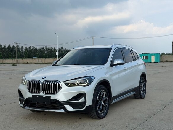 2022 BMW X1 20Li sDrive II (F48) Рестайлинг, белый - вид 1